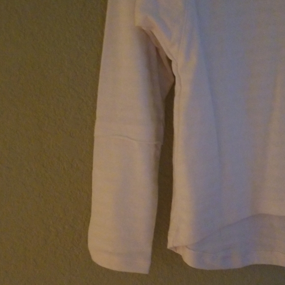 White shirt - Picture 5 of 6